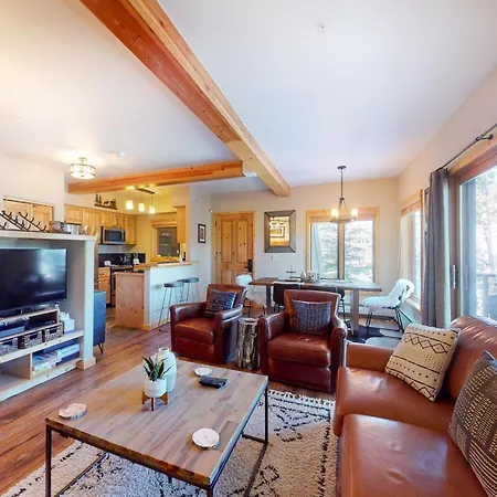 Twin Elk Lodge-2